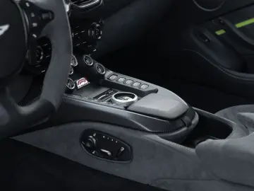 ASTON MARTIN V8 Vantage F1   Sonderedition