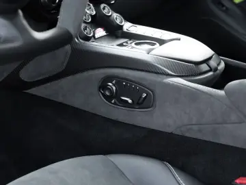 ASTON MARTIN V8 Vantage F1   Sonderedition
