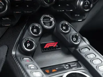 ASTON MARTIN V8 Vantage F1   Sonderedition
