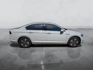 Volkswagen Passat 1.4 TSI DSG GTE PHEV Full LED ACC Keyless
