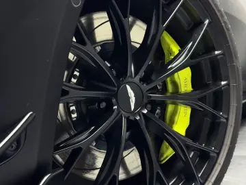 ASTON MARTIN V8 Vantage F1 Edition 360 CARBON AERO JET BLACK