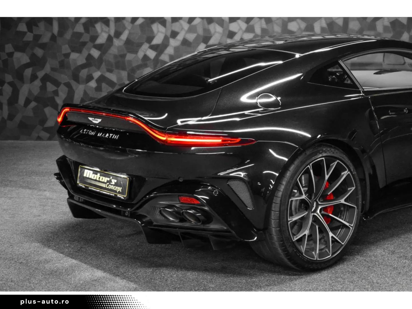 ASTON MARTIN Vantage V8 Coupé