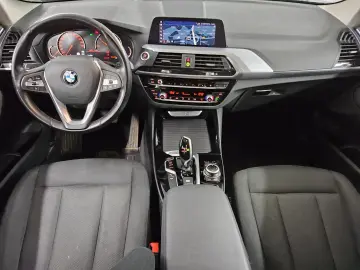 BMW X3 xDrive20d Navi LED AHK DA DAB PDC