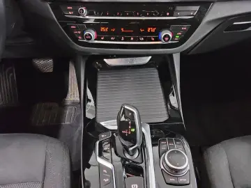 BMW X3 xDrive20d Navi LED AHK DA DAB PDC