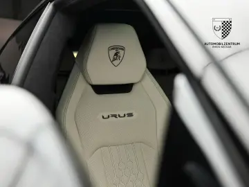 LAMBORGHINI Urus S AdPersonam Carbon Style Park Bang&Olufsen