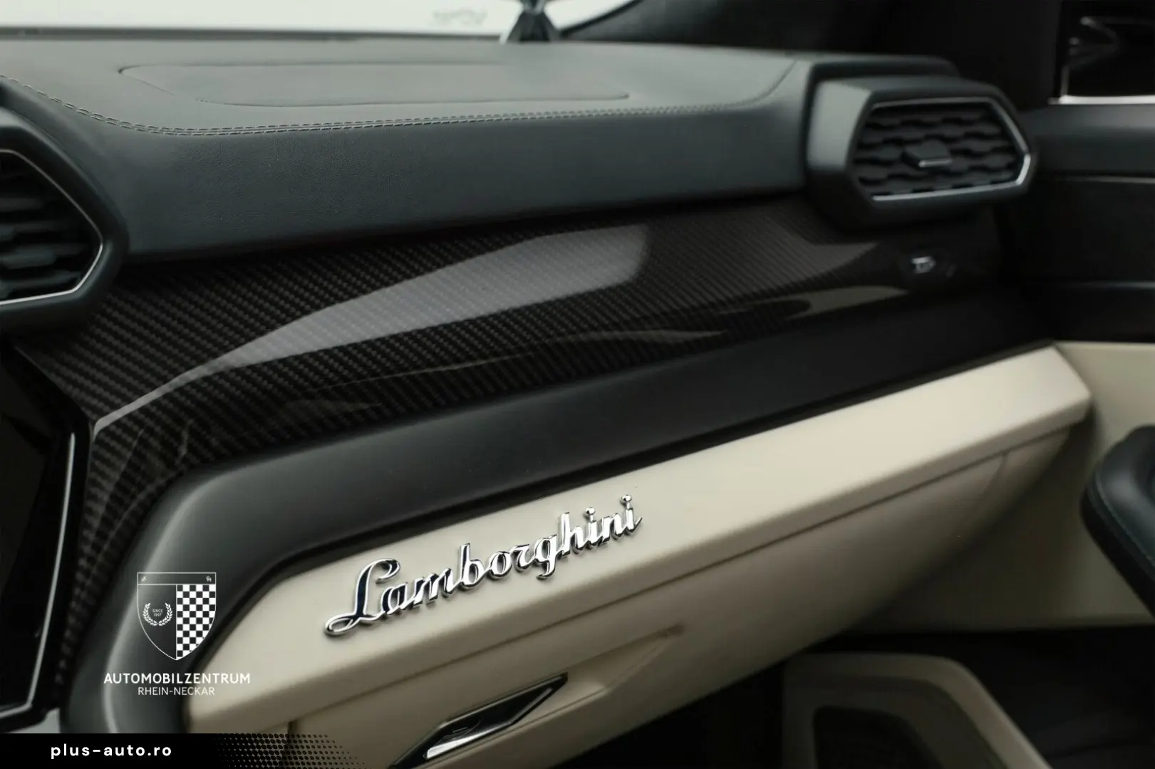 LAMBORGHINI Urus S AdPersonam Carbon Style Park Bang&Olufsen