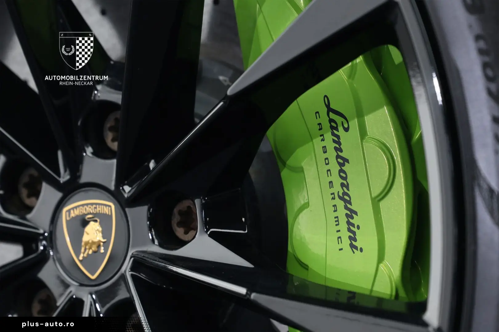 LAMBORGHINI Urus S AdPersonam Carbon Style Park Bang&Olufsen