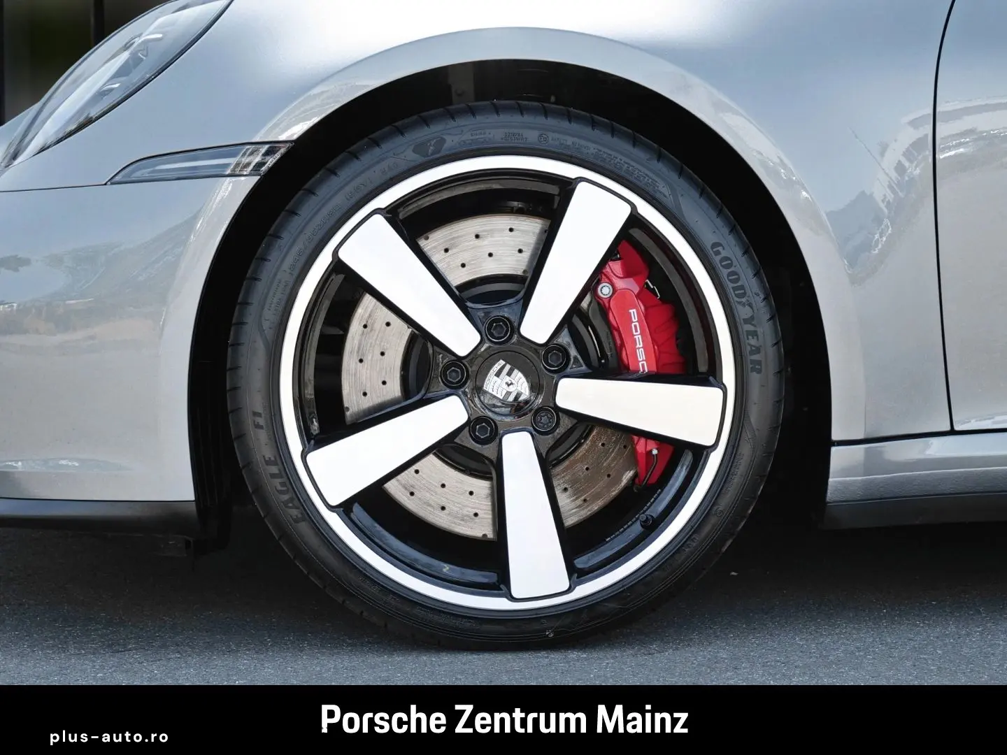 PORSCHE 992 911 Carrera S Nachtsicht Liftsystem-VA BOSE