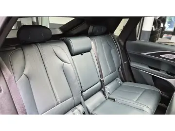 CADILLAC Lyriq 388 kW AWD Sport AWD AKG-Sound Pano Belüft