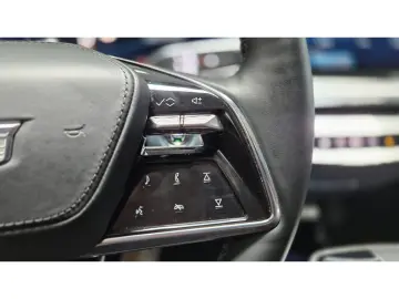 CADILLAC Lyriq 388 kW AWD Sport AWD AKG-Sound Pano Belüft
