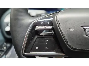 CADILLAC Lyriq 388 kW AWD Sport AWD AKG-Sound Pano Belüft