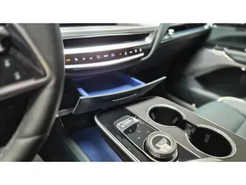 CADILLAC Lyriq 388 kW AWD Sport AWD AKG-Sound Pano Belüft