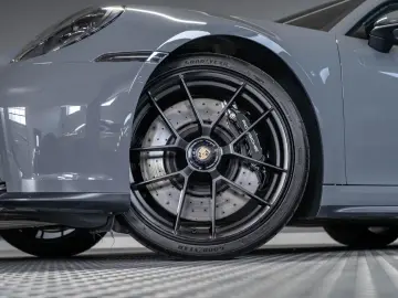 PORSCHE 992.2 Carrera 4 GTS  BOSE 360  PANO LIFT Carbon