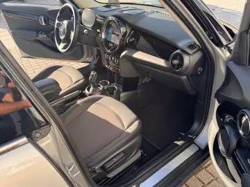 MINI COOPER Mini 5-trg. Cooper Essential Trim