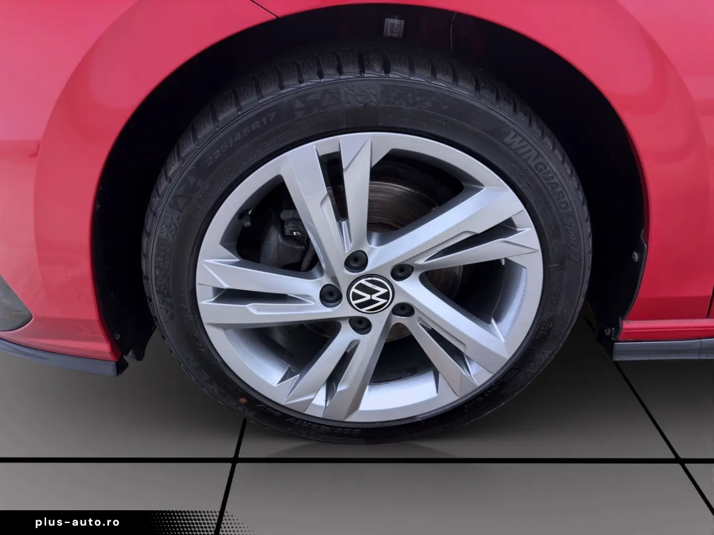 VW Golf 1.5 eTSI DSG R-LINE NAVI SITZHZG PDC LED
