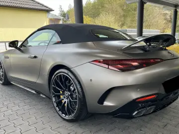 Mercedes-Benz SL 63 AMG 4MATIC    Burmester®