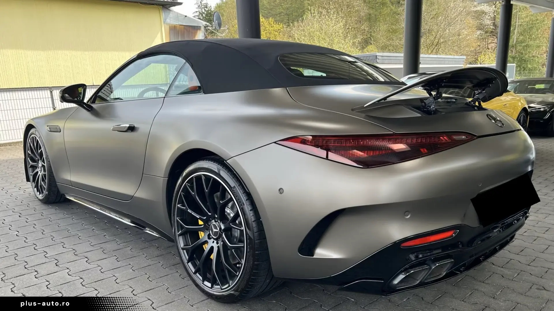 Mercedes-Benz SL 63 AMG 4MATIC    Burmester®