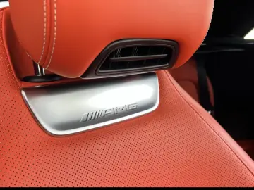 Mercedes-Benz SL 63 AMG 4MATIC    Burmester®