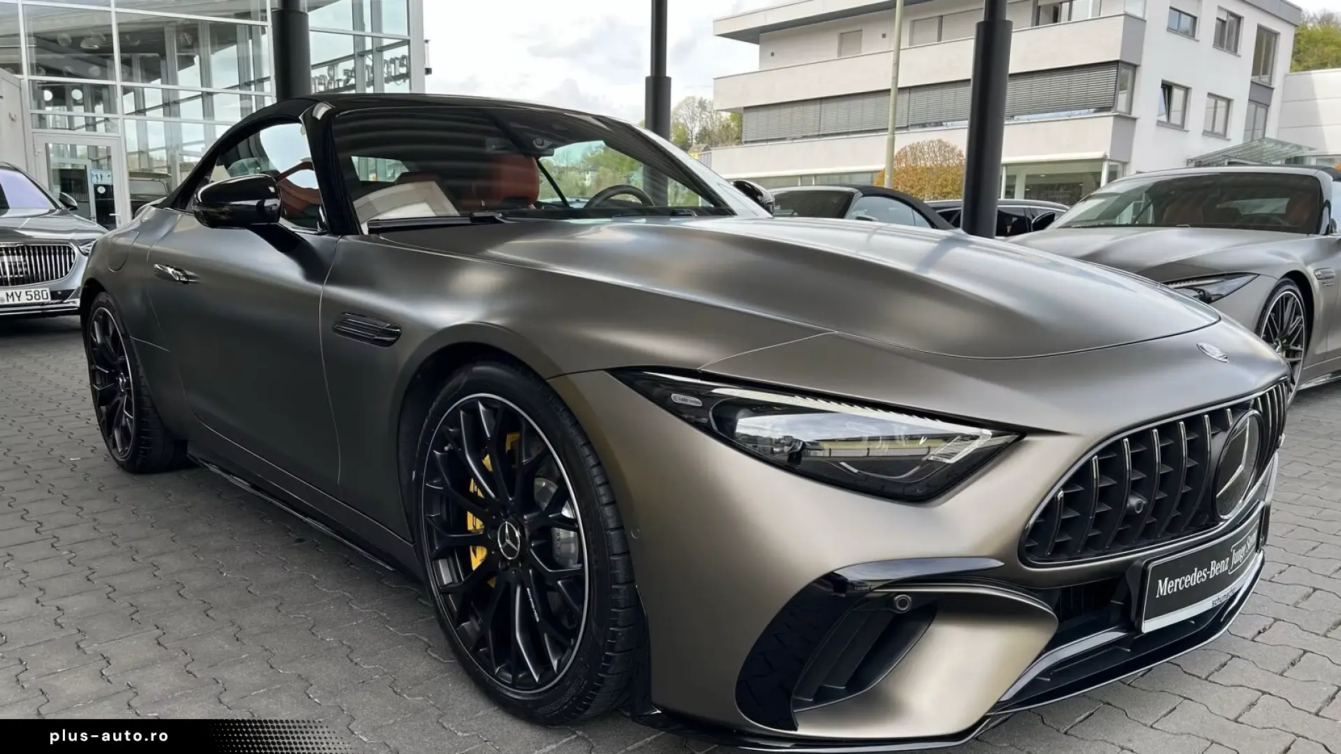 Mercedes-Benz SL 63 AMG 4MATIC    Burmester®
