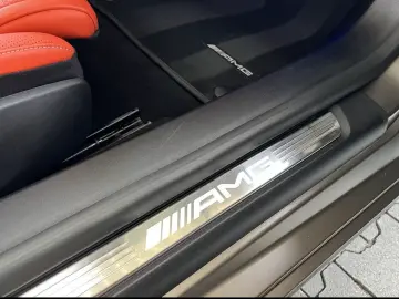 Mercedes-Benz SL 63 AMG 4MATIC    Burmester®