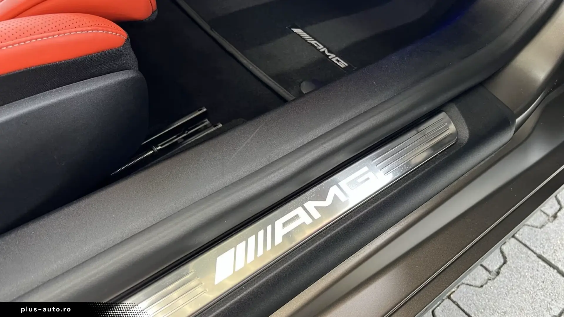 Mercedes-Benz SL 63 AMG 4MATIC    Burmester®
