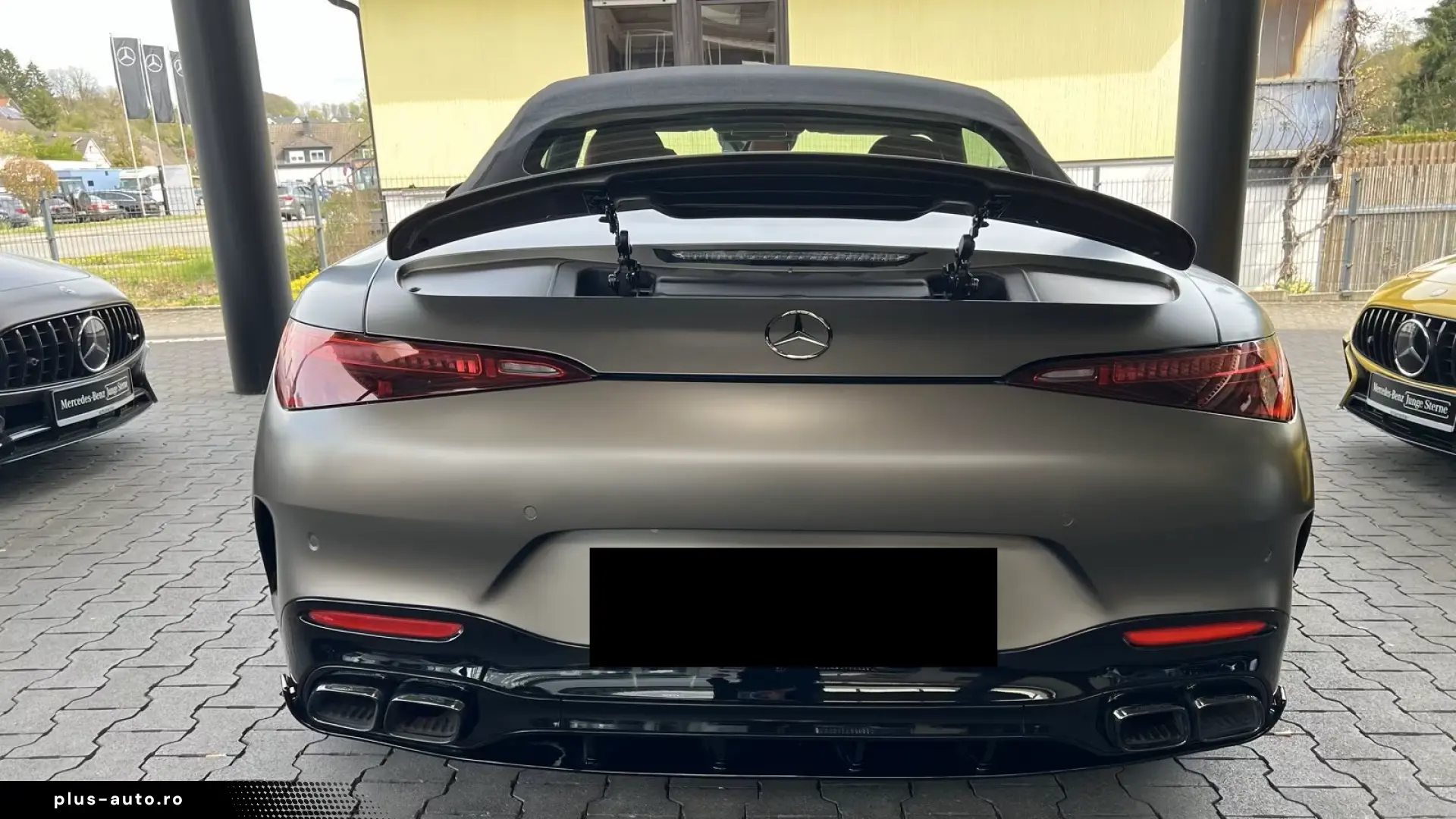 Mercedes-Benz SL 63 AMG 4MATIC    Burmester®