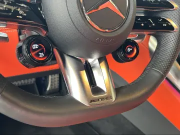 Mercedes-Benz SL 63 AMG 4MATIC    Burmester®