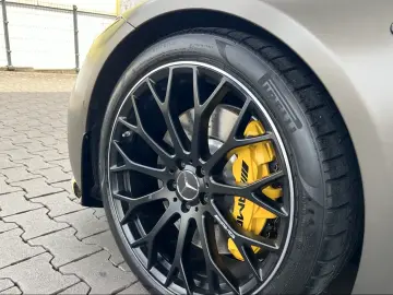 Mercedes-Benz SL 63 AMG 4MATIC    Burmester®