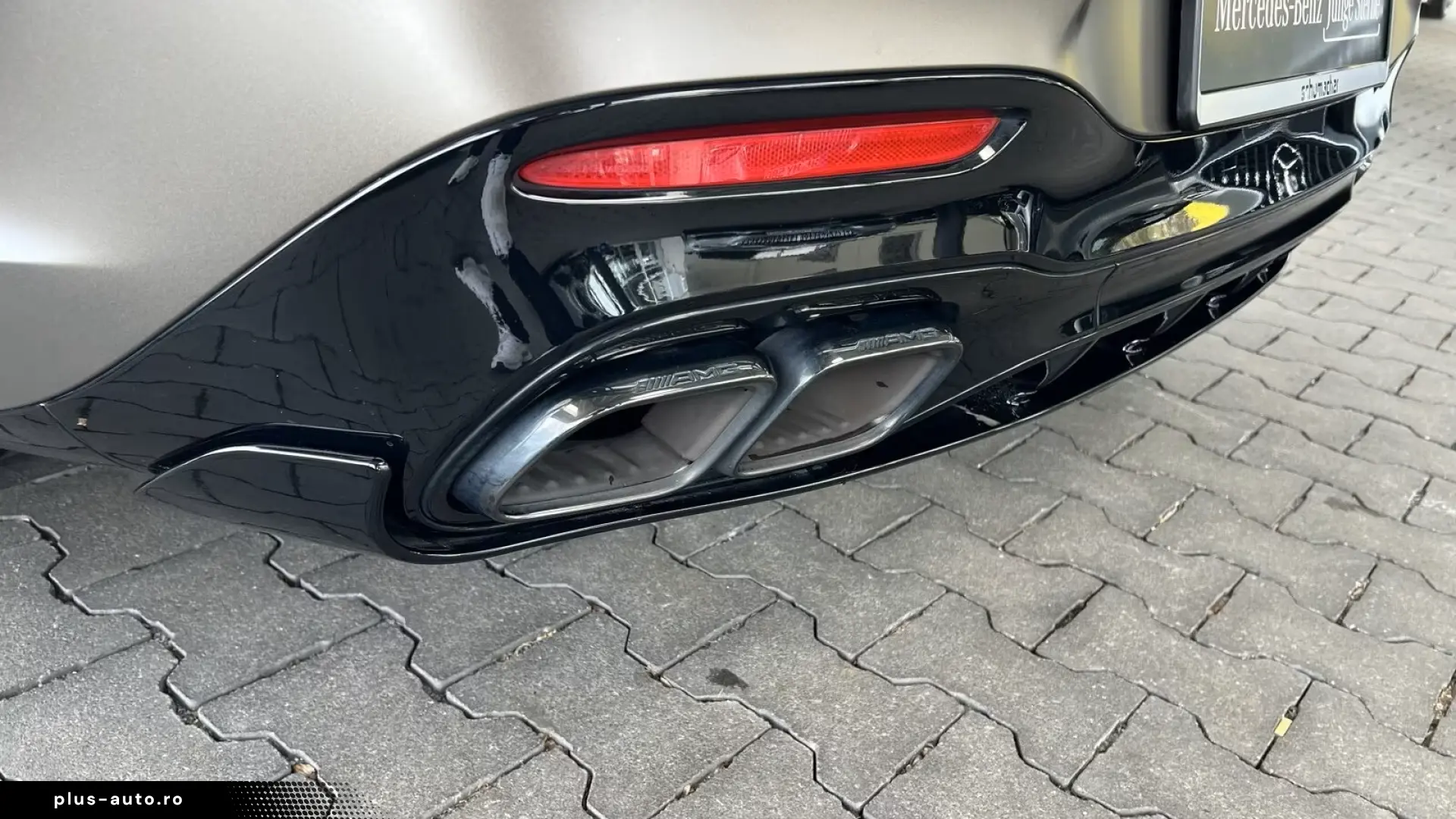 Mercedes-Benz SL 63 AMG 4MATIC    Burmester®