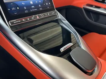 Mercedes-Benz SL 63 AMG 4MATIC    Burmester®