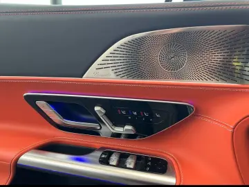 Mercedes-Benz SL 63 AMG 4MATIC    Burmester®