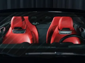 Mercedes-Benz SL 63 AMG 4MATIC    Burmester®