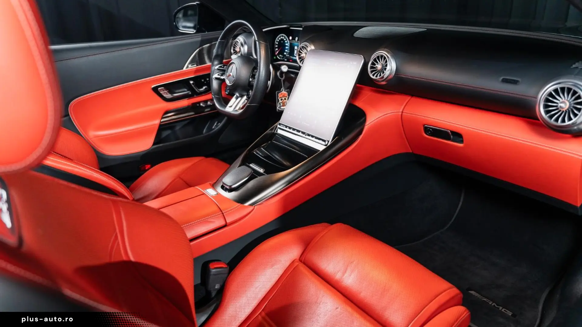 Mercedes-Benz SL 63 AMG 4MATIC    Burmester®
