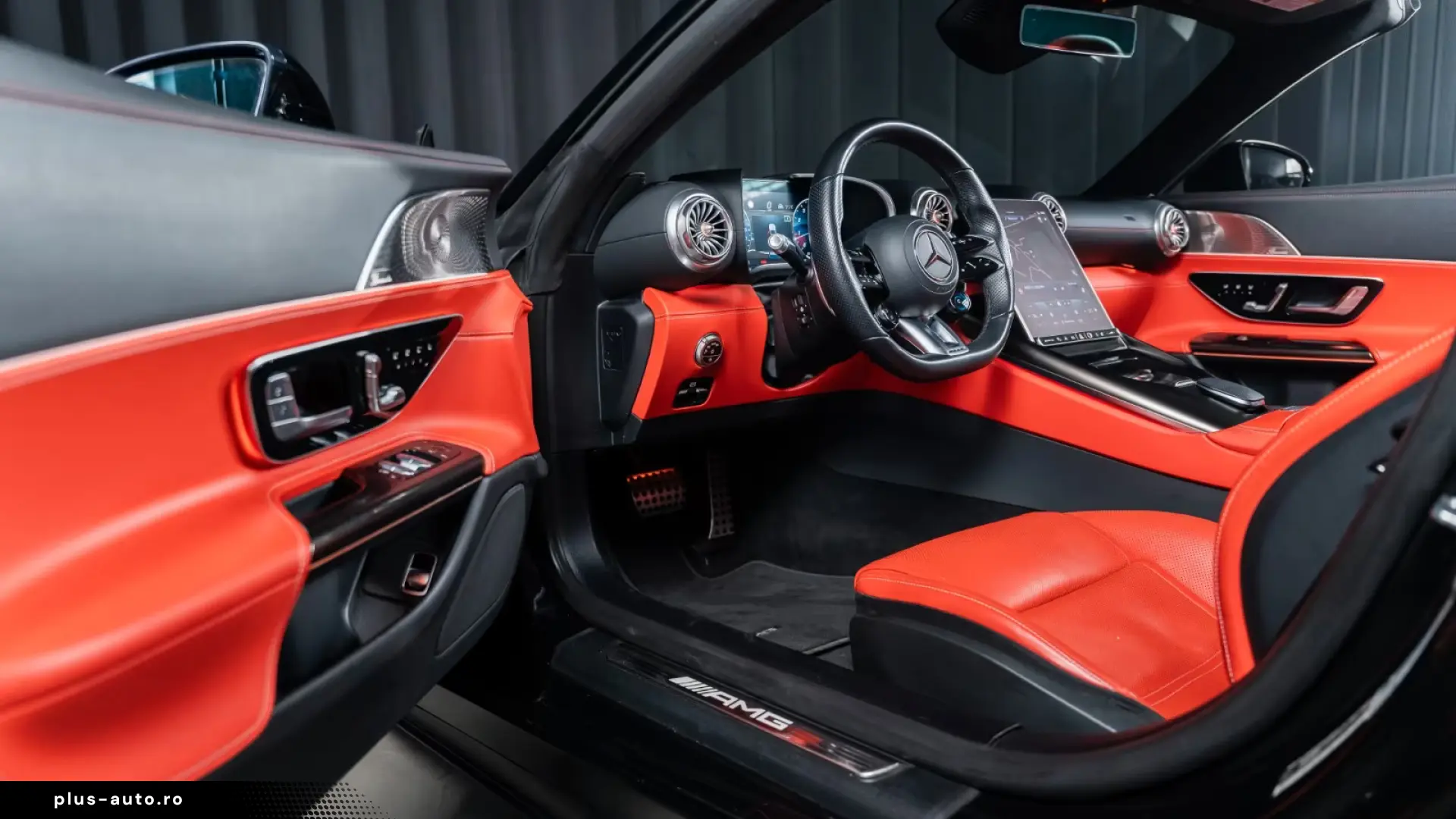 Mercedes-Benz SL 63 AMG 4MATIC    Burmester®