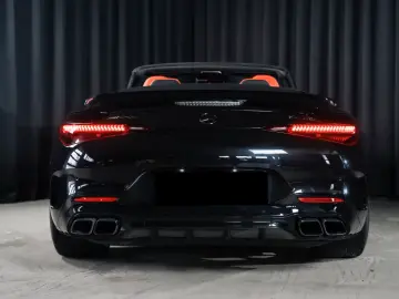 Mercedes-Benz SL 63 AMG 4MATIC    Burmester®