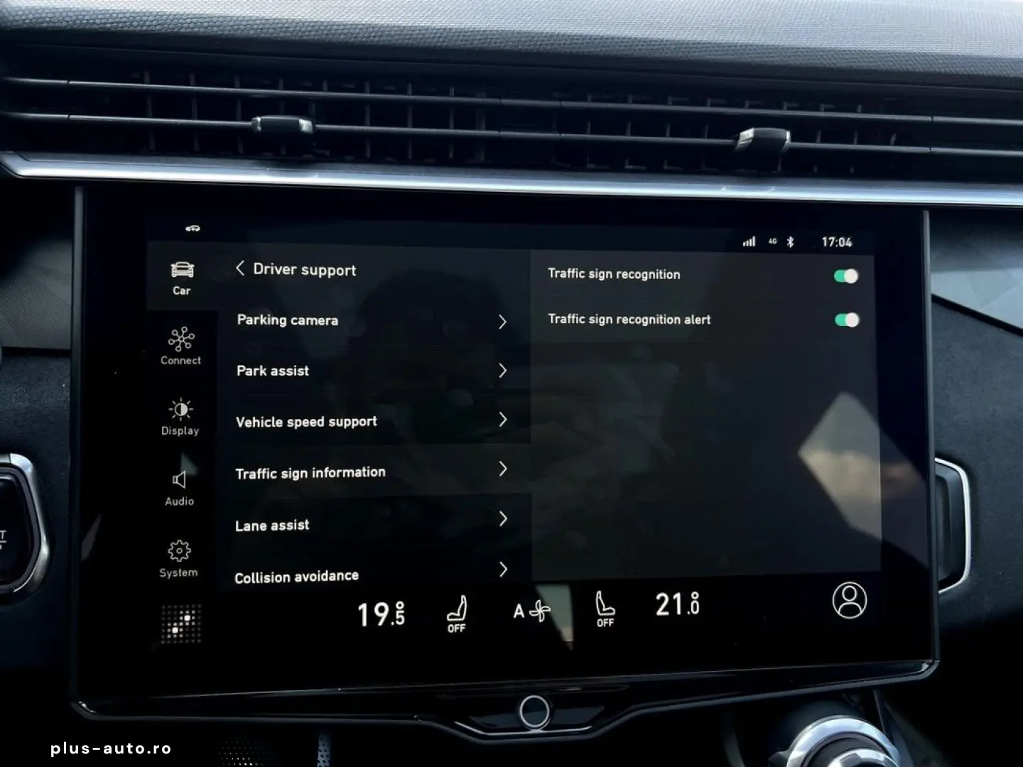Lynk-Co 01