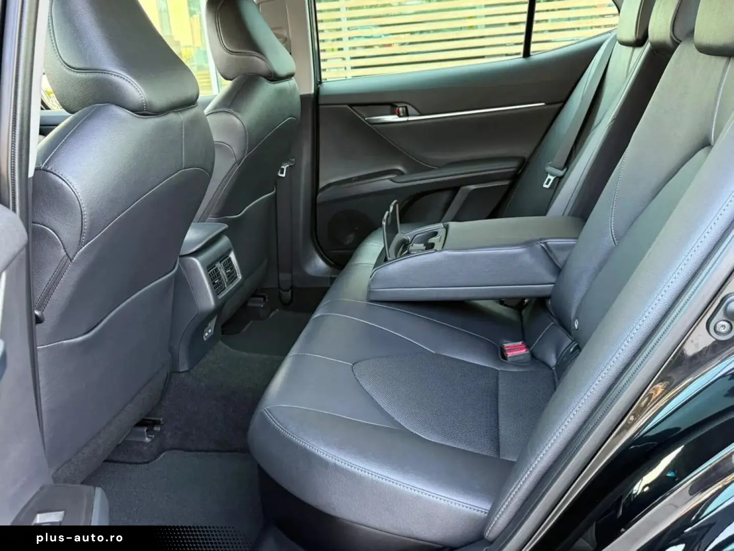 Toyota Camry Dynamic 2.5 Hybrid 218 Cp