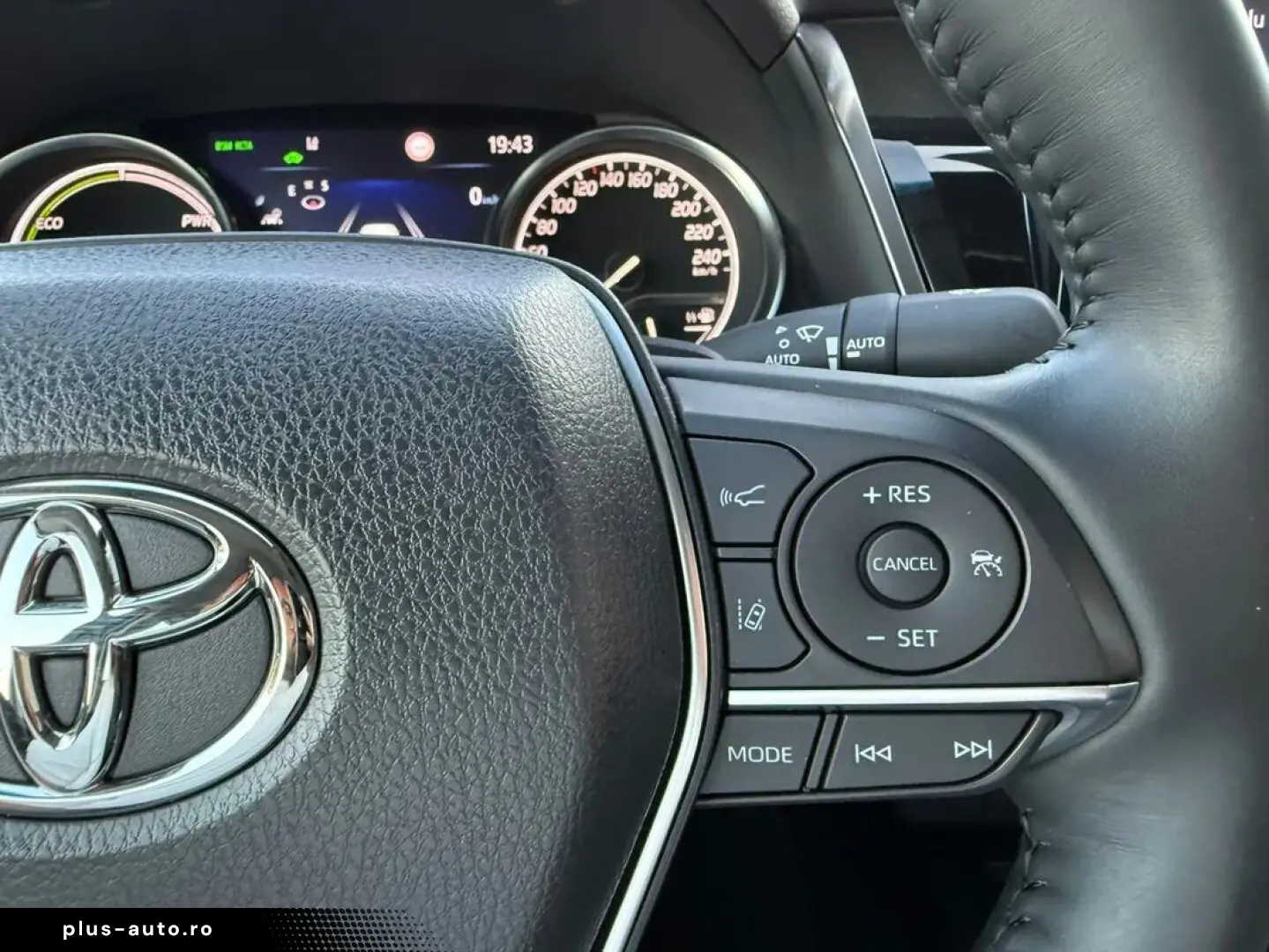 Toyota Camry Dynamic 2.5 Hybrid 218 Cp