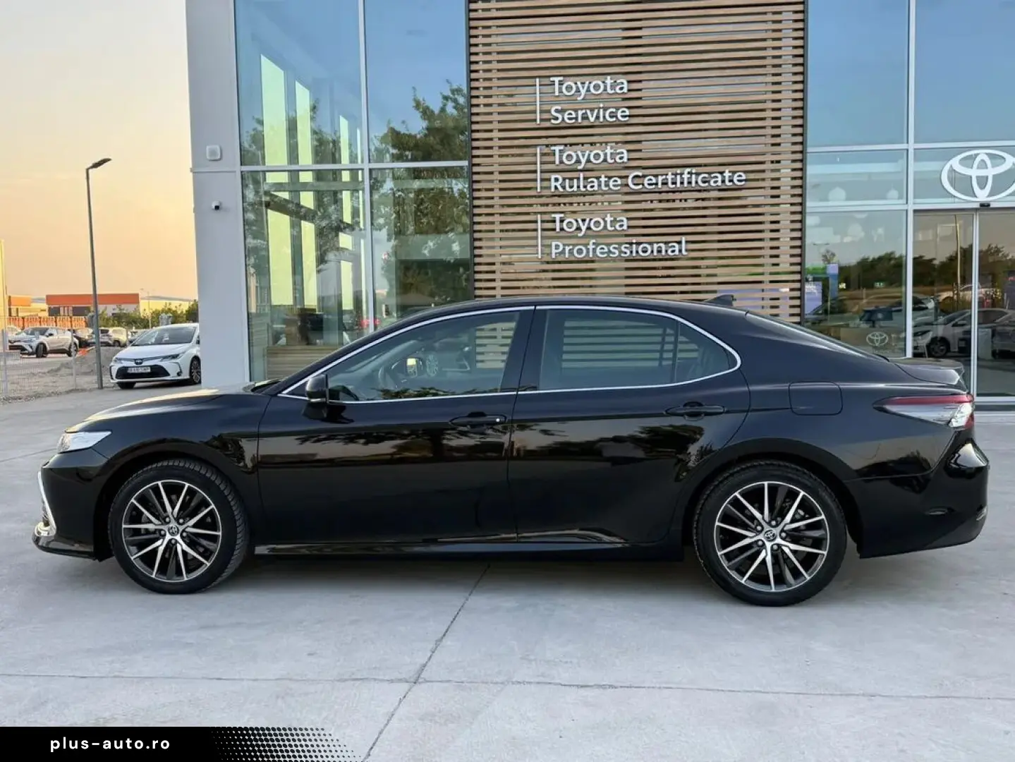 Toyota Camry Dynamic 2.5 Hybrid 218 Cp