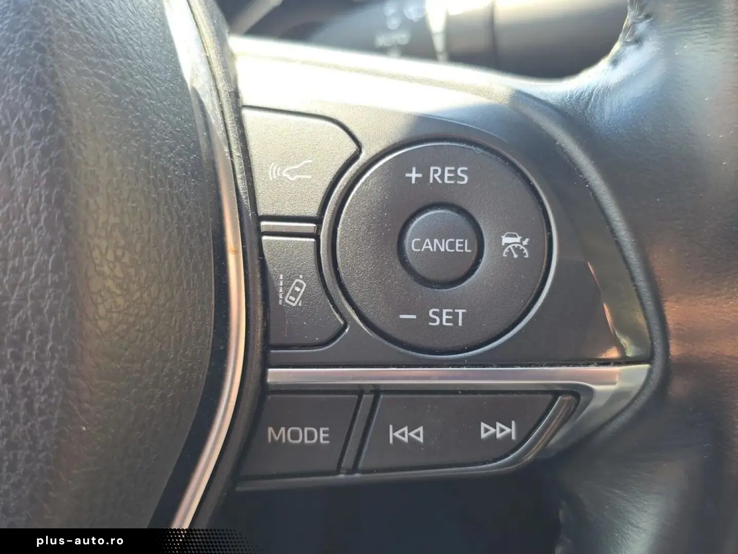 Toyota Camry 2.5 Hybrid Business