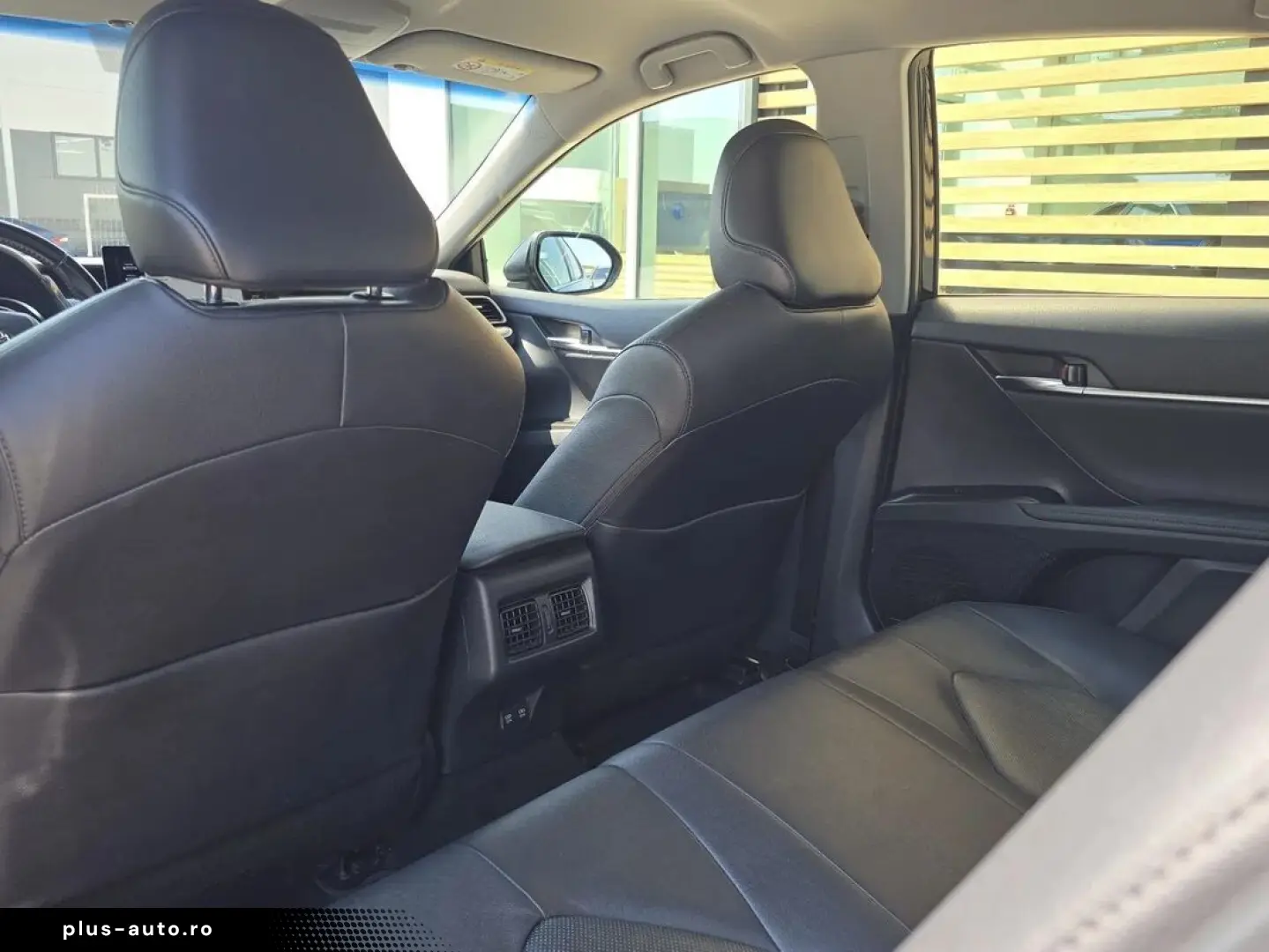 Toyota Camry 2.5 Hybrid Business