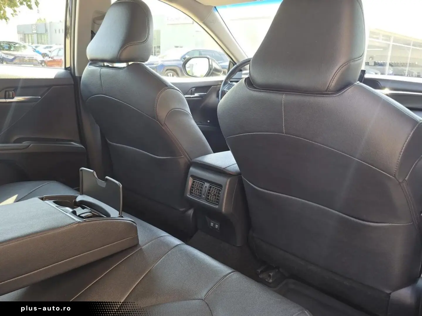 Toyota Camry 2.5 Hybrid Business