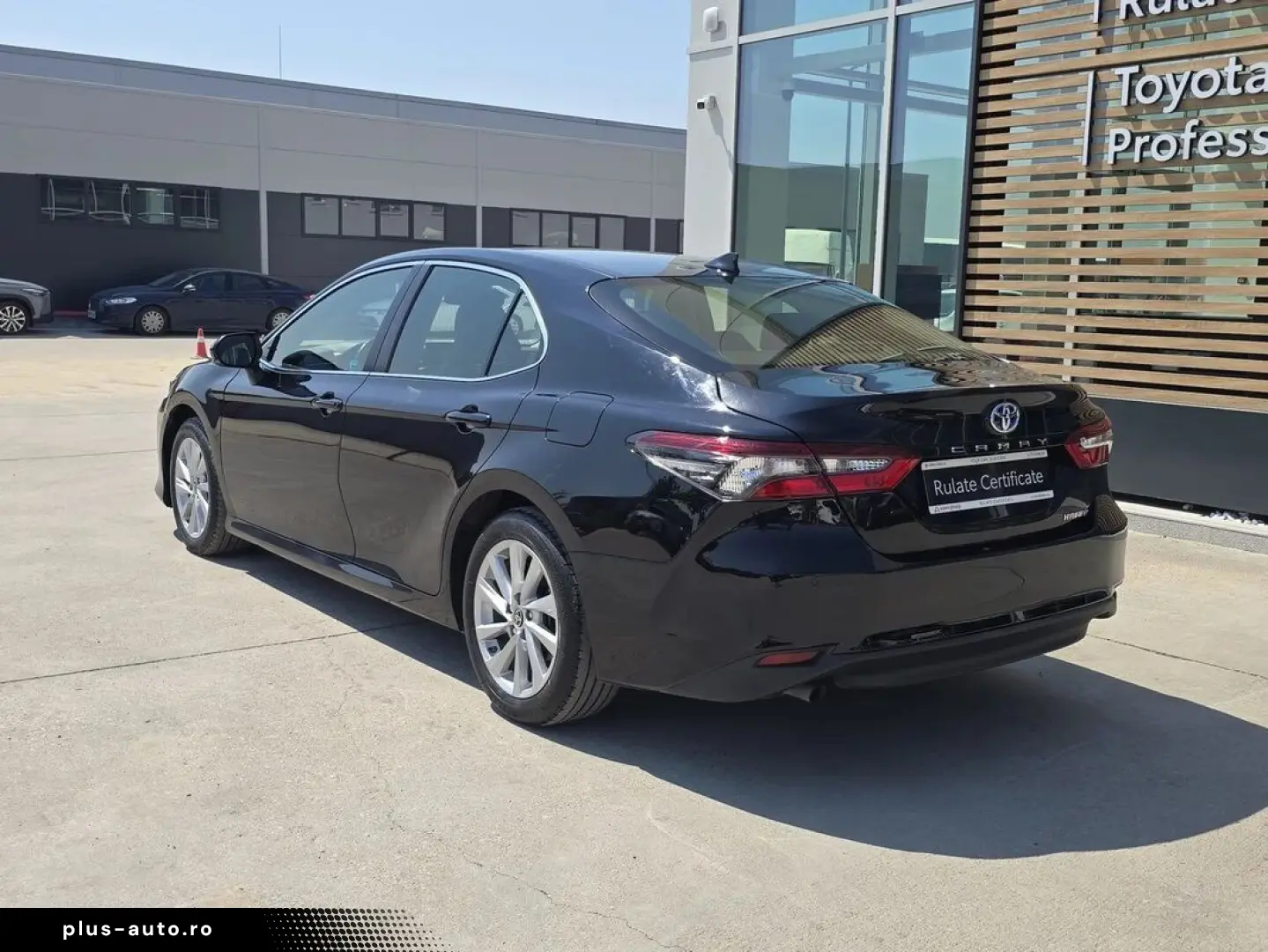 Toyota Camry 2.5 Hybrid Business