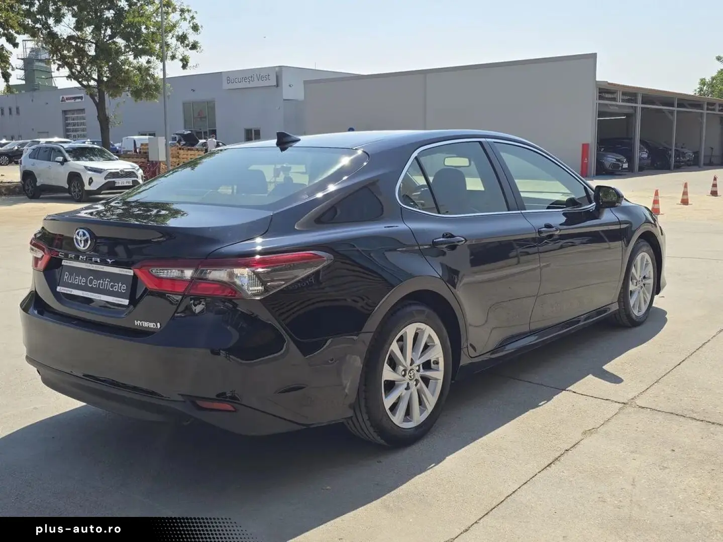Toyota Camry 2.5 Hybrid Business