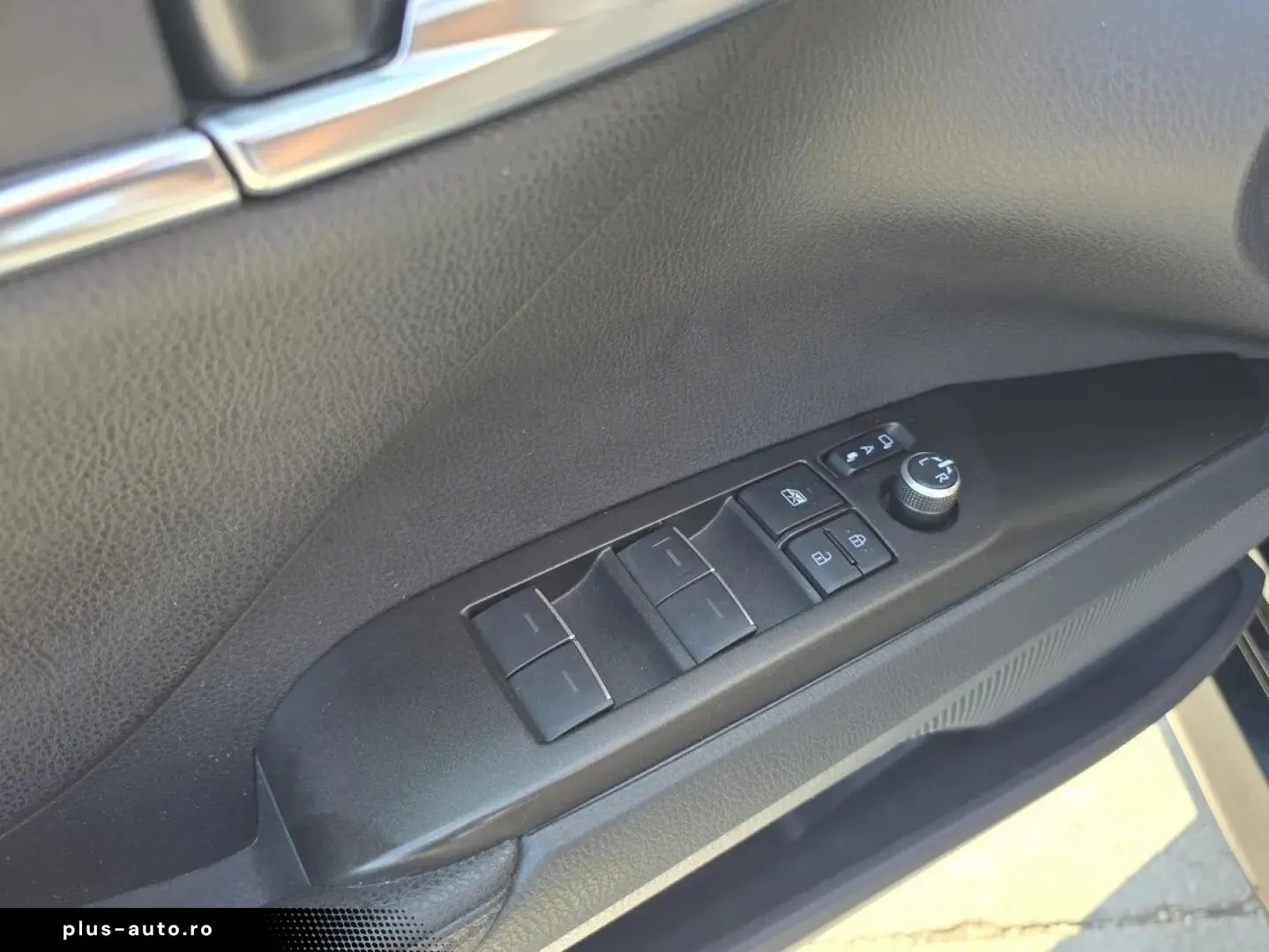Toyota Camry 2.5 Hybrid Business