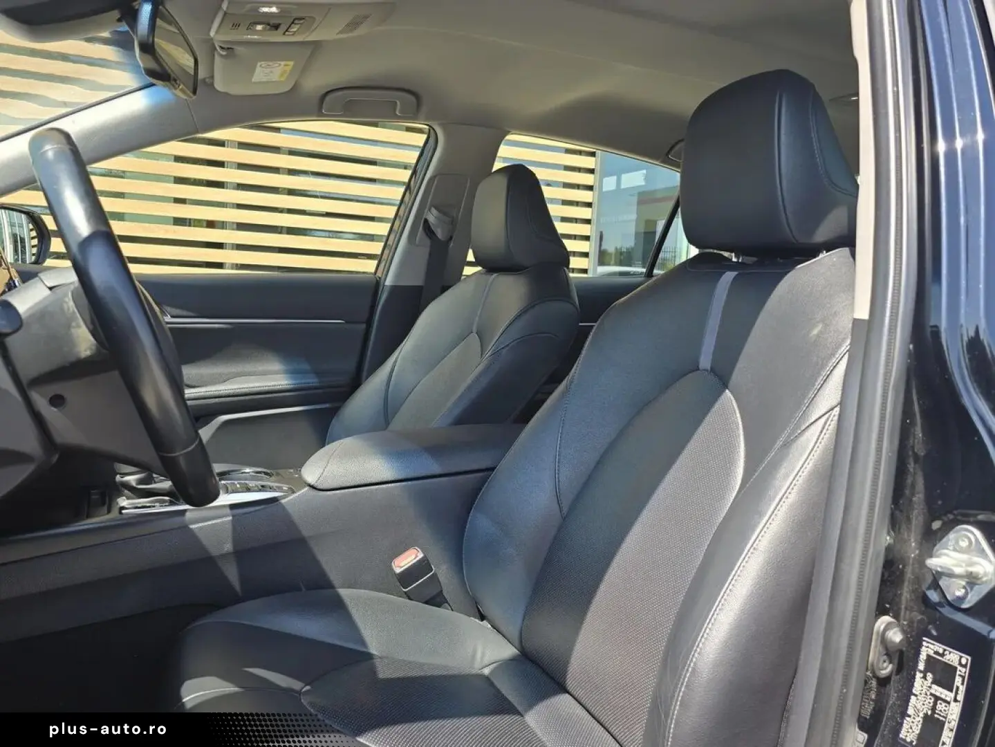 Toyota Camry 2.5 Hybrid Business