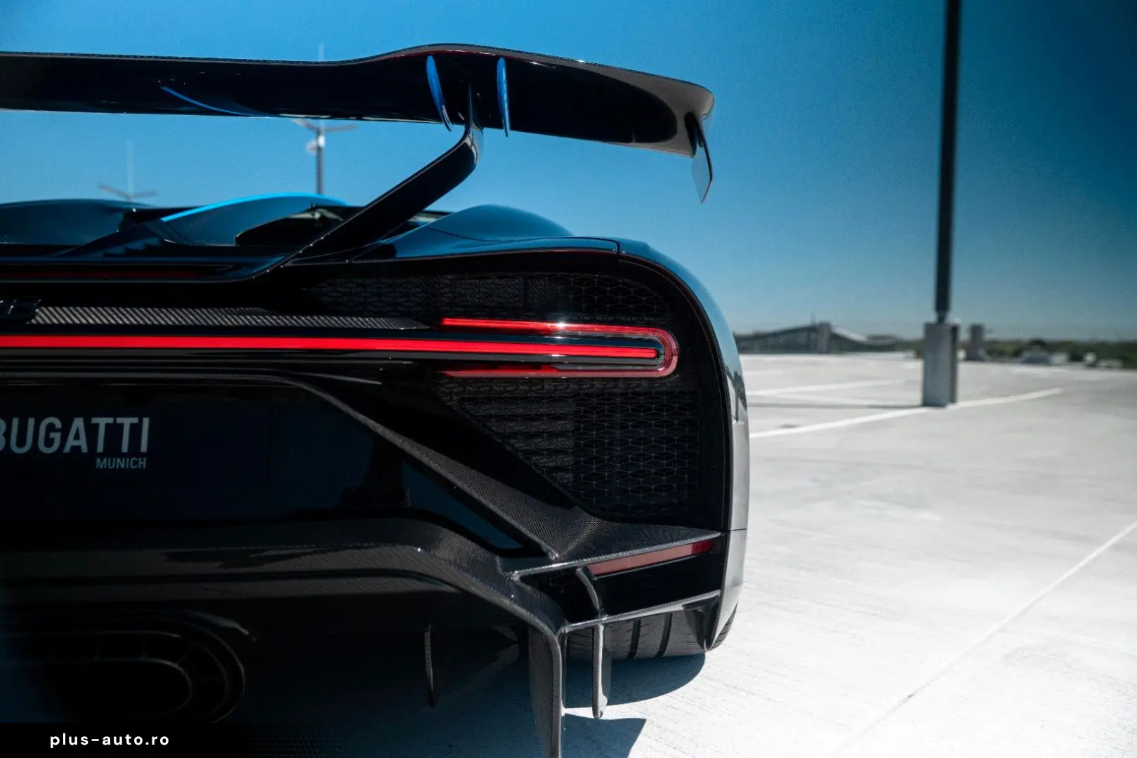 BUGATTI PUR SPORT 1 of 60   AGILE BLUE & BLACK CARBON