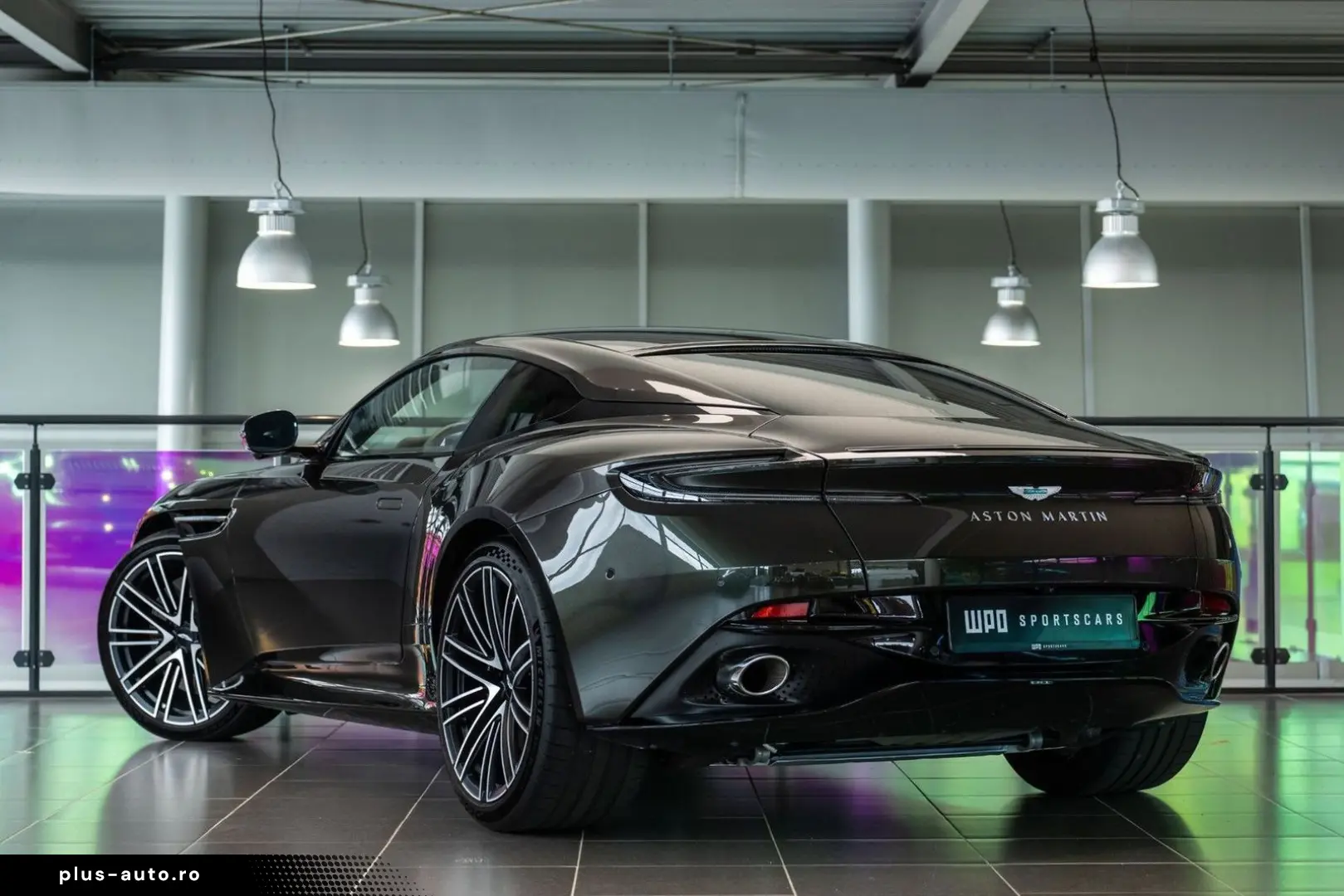 ASTON MARTIN DB12 4.0 V8