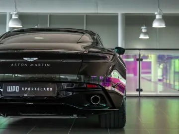 ASTON MARTIN DB12 4.0 V8