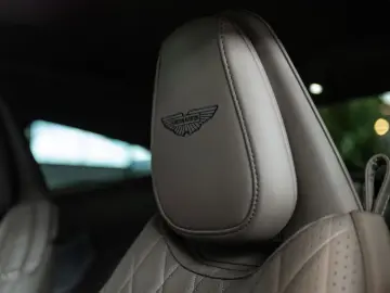 ASTON MARTIN DB12 4.0 V8